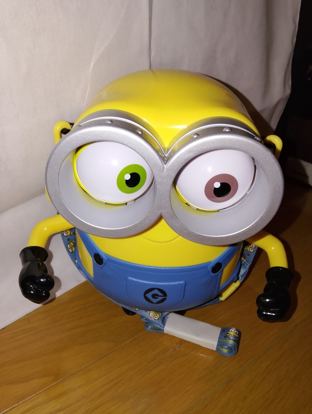 Universal Yellow Minion Figure with Blue Overalls and Two-Tone Eyes